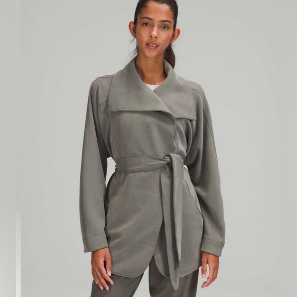 Lululemon Softstreme Belted Wrap Grey Sage size medium/ large